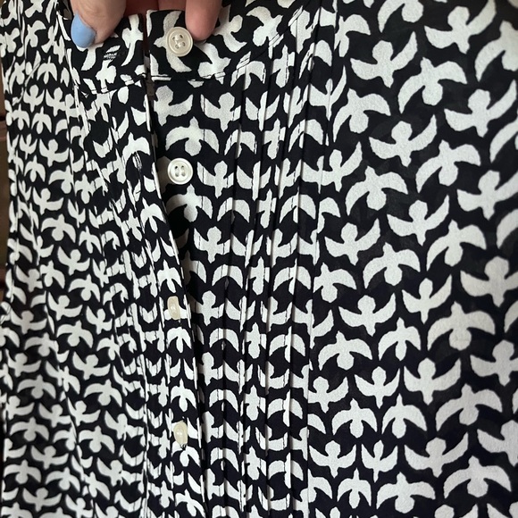 J. Crew Size 2 Sleeveless Button-Front Navy Pattern Print Top - Picture 2 of 7